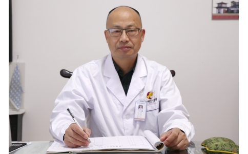 喜訊！熱烈祝賀馬志忠主任榮獲第二屆國醫(yī)大師劉志明（湘潭）中醫(yī)藥發(fā)展貢獻獎，并入選全國基層名老中醫(yī)藥專家傳承工作室建設項目